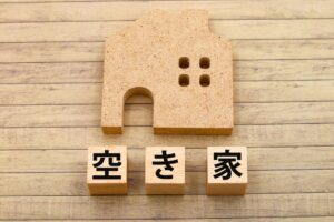 特定空き家とは？定義や認定基準、放置するリスクや対処法を解説