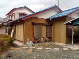 実家が空き家になったらどうする？相続手続きの流れ・放置リスク・活用方法を徹底解説